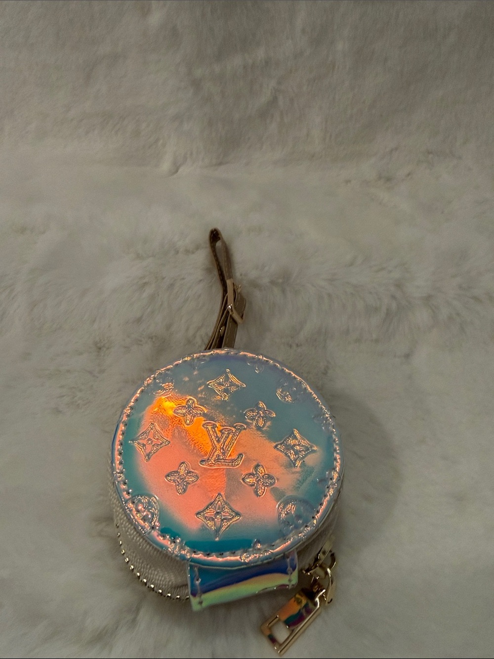 Source Unknown Silver Round Monogram Earbuds Pouch